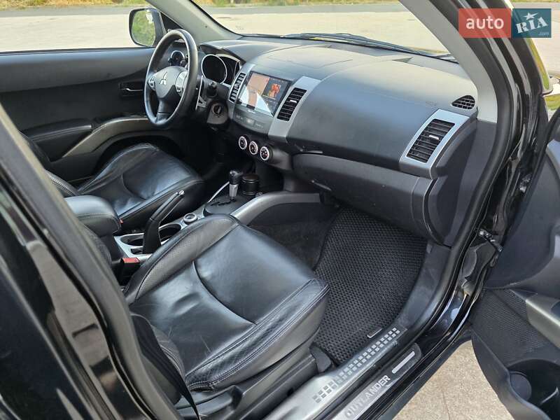 Внедорожник / Кроссовер Mitsubishi Outlander XL 2007 в Одессе фото 10 Внедорожник / Кроссовер Mitsubishi Outlander XL 2007 в Одессе
