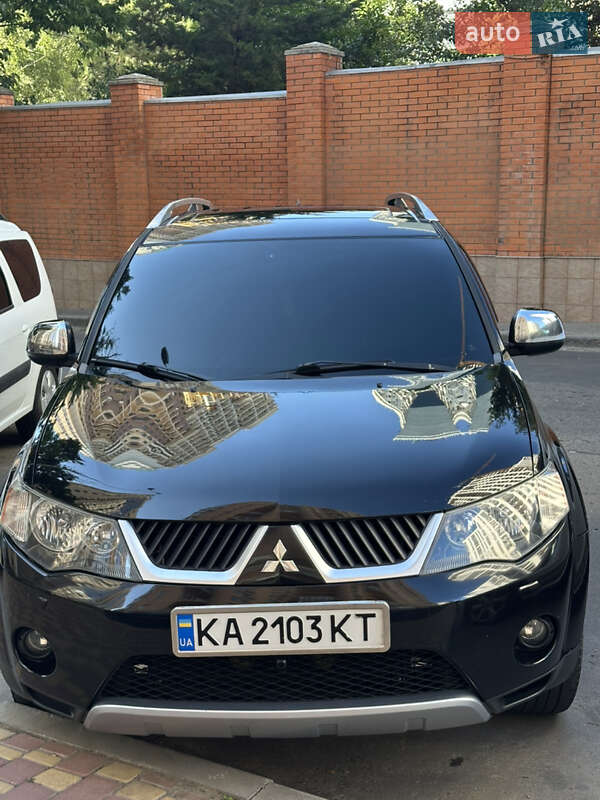Внедорожник / Кроссовер Mitsubishi Outlander XL 2008 в Одессе