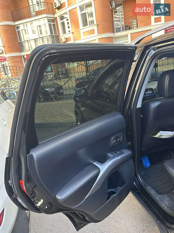 Внедорожник / Кроссовер Mitsubishi Outlander XL 2008 в Одессе