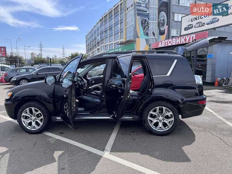 Внедорожник / Кроссовер Mitsubishi Outlander XL 2010 в Киеве