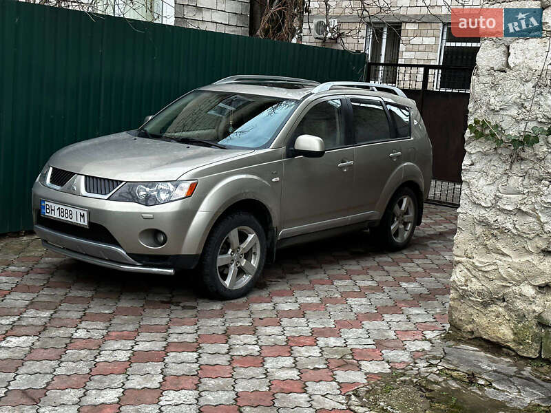 Внедорожник / Кроссовер Mitsubishi Outlander XL 2008 в Одессе