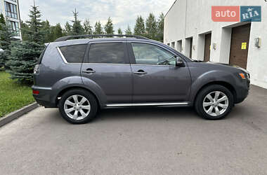 Внедорожник / Кроссовер Mitsubishi Outlander XL 2011 в 