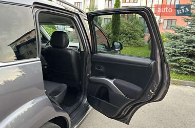 Внедорожник / Кроссовер Mitsubishi Outlander XL 2011 в 