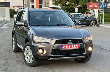 Внедорожник / Кроссовер Mitsubishi Outlander XL 2010 в Вараше
