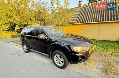 Позашляховик / Кросовер Mitsubishi Outlander XL 2010 в Києві