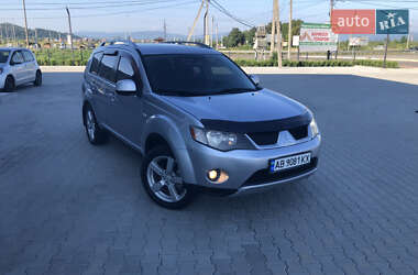 Позашляховик / Кросовер Mitsubishi Outlander XL 2008 в Хусті