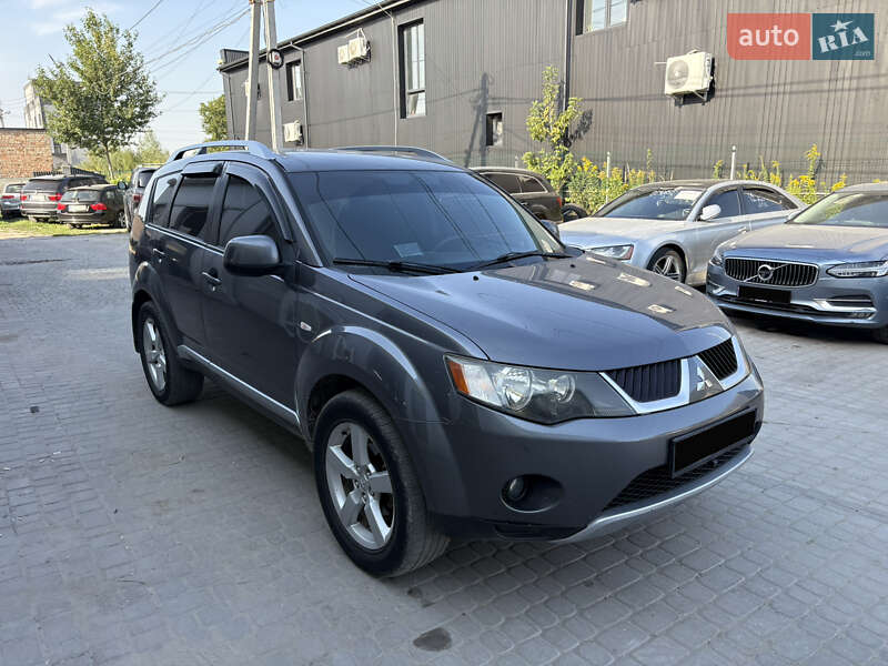 Внедорожник / Кроссовер Mitsubishi Outlander XL 2008 в Львове