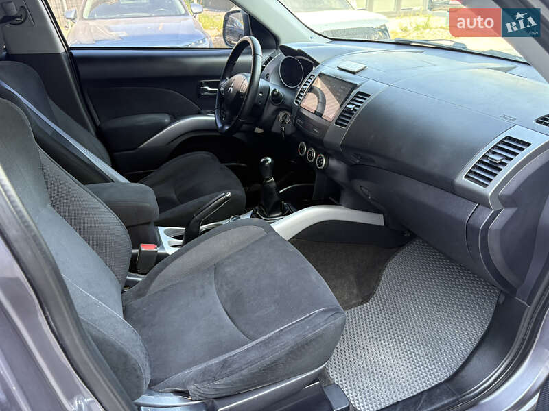 Внедорожник / Кроссовер Mitsubishi Outlander XL 2008 в Львове