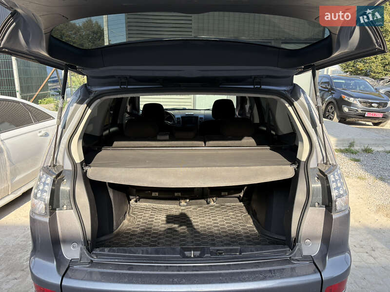 Внедорожник / Кроссовер Mitsubishi Outlander XL 2008 в Львове