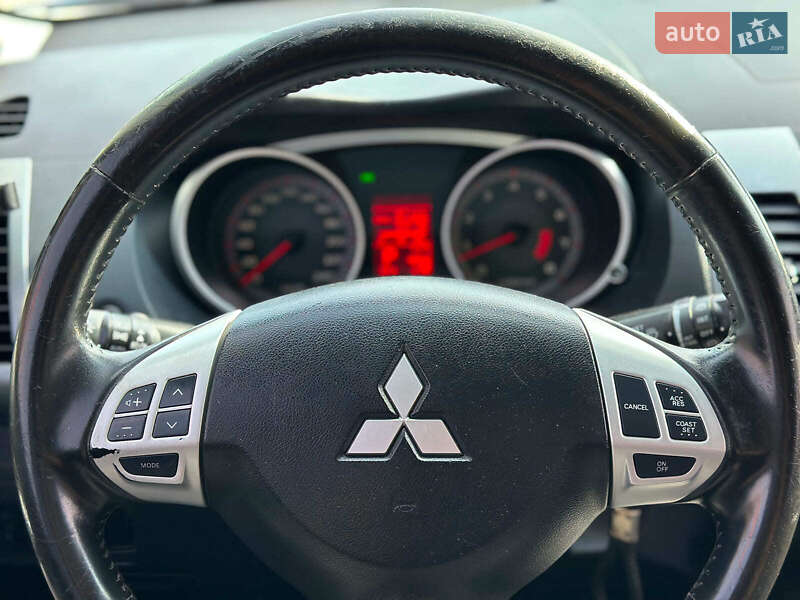 Позашляховик / Кросовер Mitsubishi Outlander XL 2008 в Вінниці