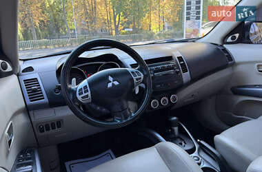 Внедорожник / Кроссовер Mitsubishi Outlander XL 2007 в 