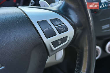 Внедорожник / Кроссовер Mitsubishi Outlander XL 2007 в 