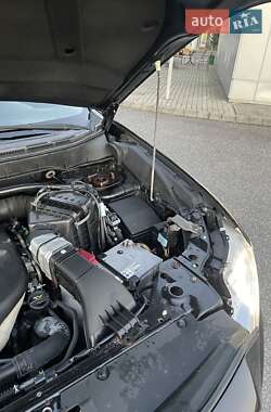 Внедорожник / Кроссовер Mitsubishi Outlander XL 2010 в 