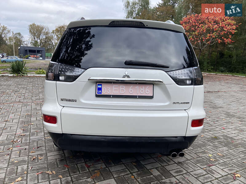 Внедорожник / Кроссовер Mitsubishi Outlander XL 2010 в Дрогобыче