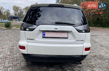 Внедорожник / Кроссовер Mitsubishi Outlander XL 2010 в 