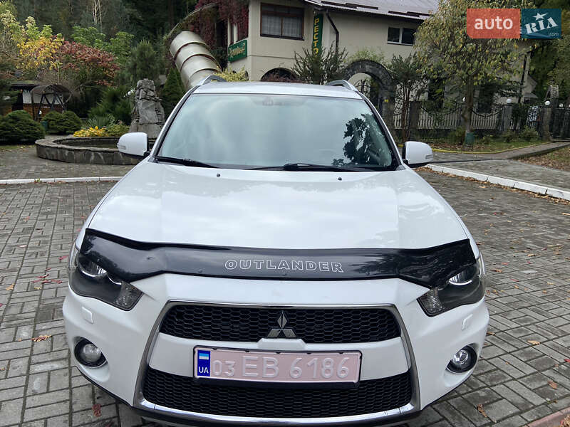Внедорожник / Кроссовер Mitsubishi Outlander XL 2010 в Дрогобыче