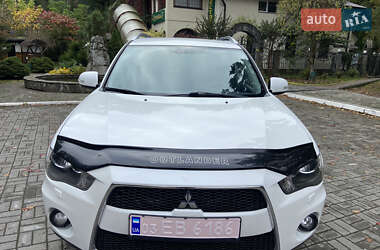 Внедорожник / Кроссовер Mitsubishi Outlander XL 2010 в 