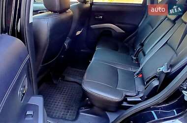 Внедорожник / Кроссовер Mitsubishi Outlander XL 2011 в 