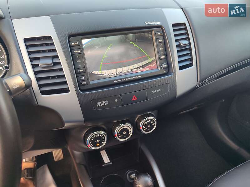 Внедорожник / Кроссовер Mitsubishi Outlander XL 2010 в Киеве