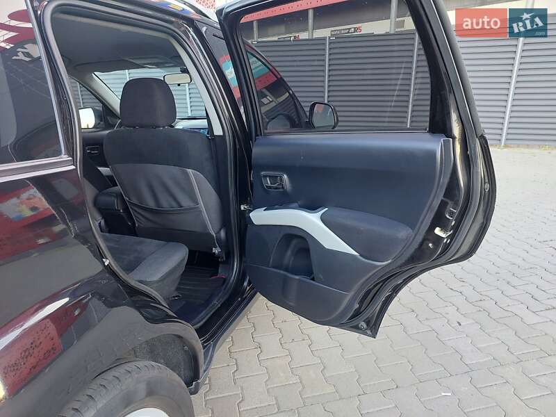 Внедорожник / Кроссовер Mitsubishi Outlander XL 2008 в Киеве