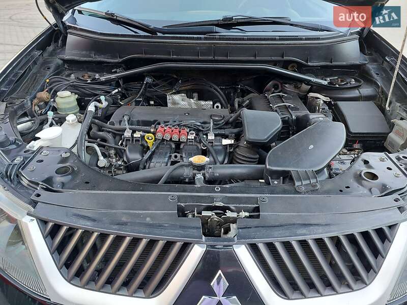 Внедорожник / Кроссовер Mitsubishi Outlander XL 2008 в Киеве