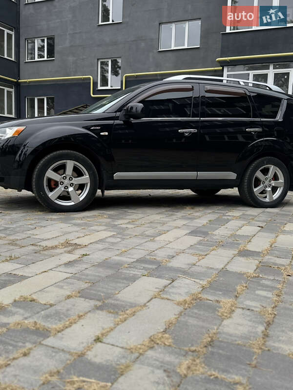 Внедорожник / Кроссовер Mitsubishi Outlander XL 2008 в Ахтырке