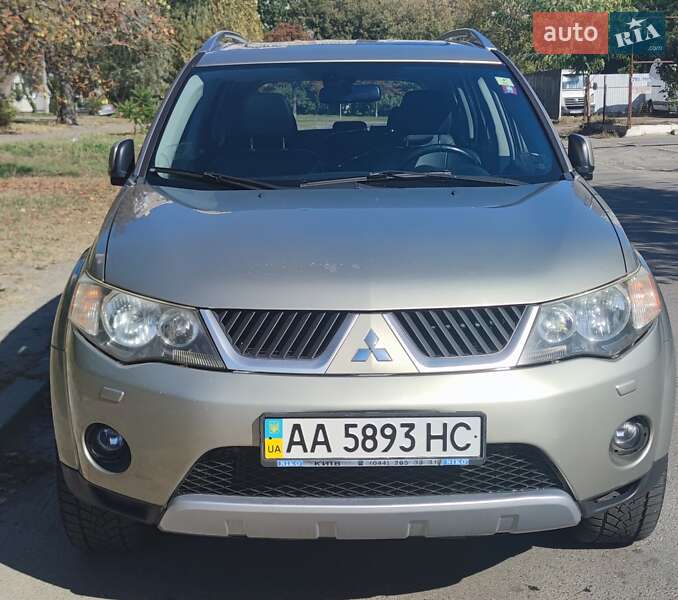 Внедорожник / Кроссовер Mitsubishi Outlander XL 2008 в Киеве