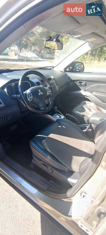 Внедорожник / Кроссовер Mitsubishi Outlander XL 2008 в Киеве