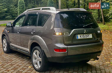 Внедорожник / Кроссовер Mitsubishi Outlander XL 2009 в 