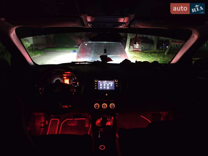 Позашляховик / Кросовер Mitsubishi Outlander XL 2008 в Львові