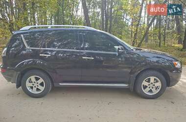 Внедорожник / Кроссовер Mitsubishi Outlander XL 2010 в 