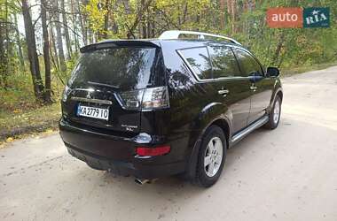 Внедорожник / Кроссовер Mitsubishi Outlander XL 2010 в 