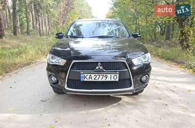 Внедорожник / Кроссовер Mitsubishi Outlander XL 2010 в 