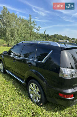 Внедорожник / Кроссовер Mitsubishi Outlander XL 2010 в 