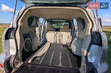 Внедорожник / Кроссовер Mitsubishi Outlander XL 2007 в 