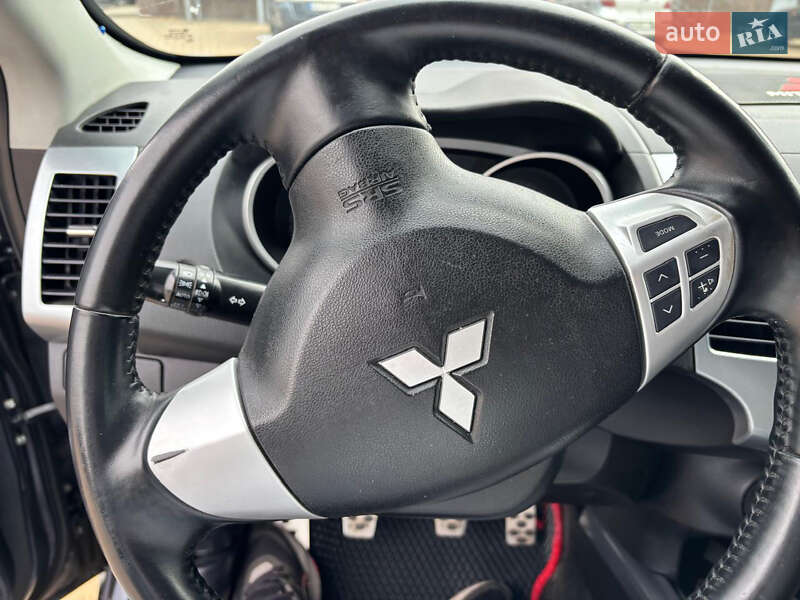 Внедорожник / Кроссовер Mitsubishi Outlander XL 2008 в Гайсине