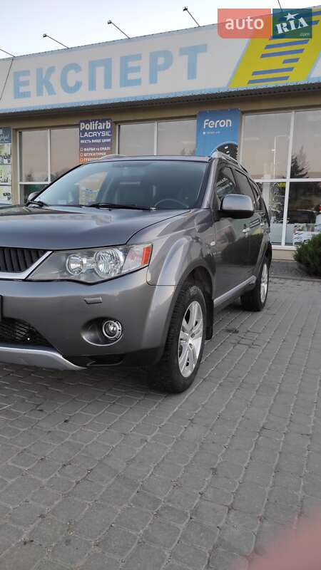 Внедорожник / Кроссовер Mitsubishi Outlander XL 2008 в Самборе
