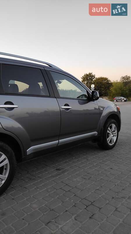 Внедорожник / Кроссовер Mitsubishi Outlander XL 2008 в Самборе