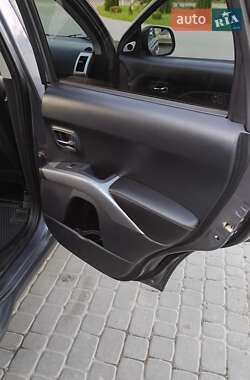 Внедорожник / Кроссовер Mitsubishi Outlander XL 2008 в 