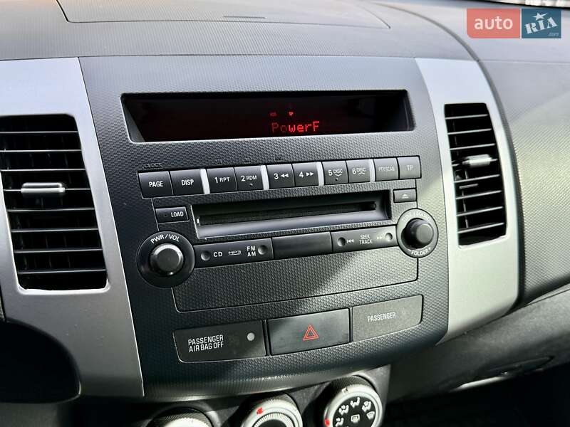 Внедорожник / Кроссовер Mitsubishi Outlander XL 2008 в Харькове