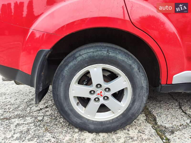 Позашляховик / Кросовер Mitsubishi Outlander XL 2008 в Львові