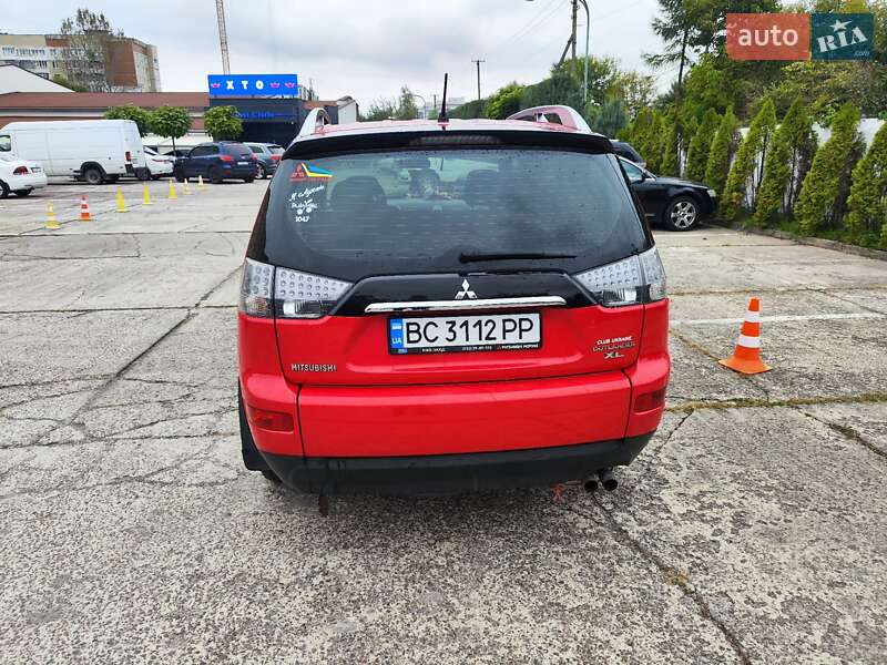 Позашляховик / Кросовер Mitsubishi Outlander XL 2008 в Львові