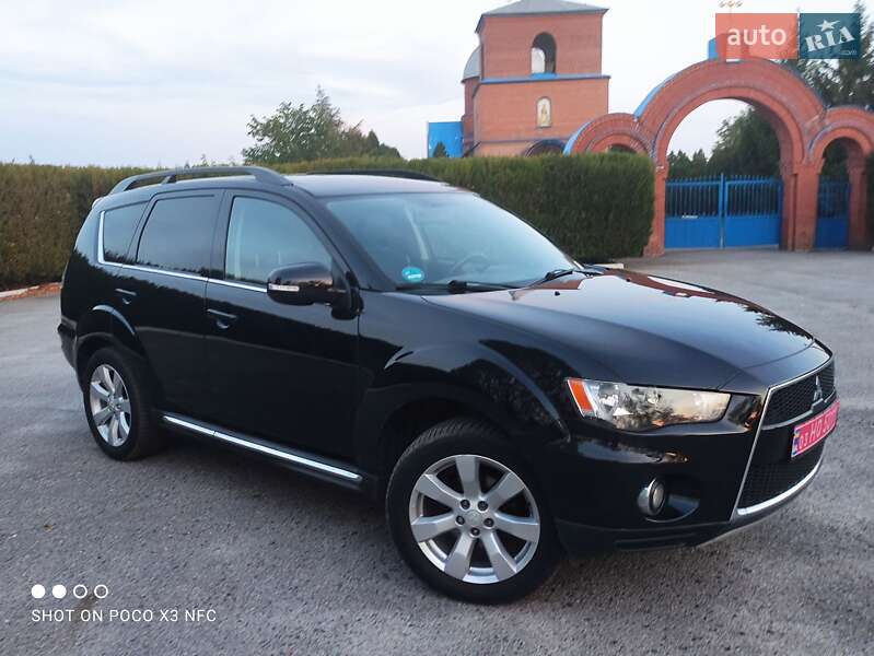 Внедорожник / Кроссовер Mitsubishi Outlander XL 2011 в Змиеве