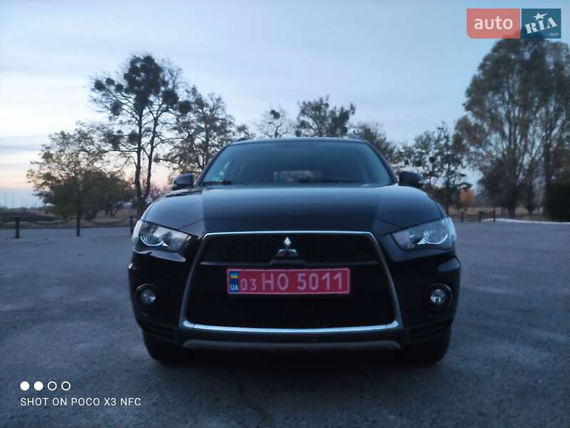 Внедорожник / Кроссовер Mitsubishi Outlander XL 2011 в Змиеве