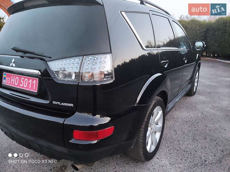 Внедорожник / Кроссовер Mitsubishi Outlander XL 2011 в Змиеве