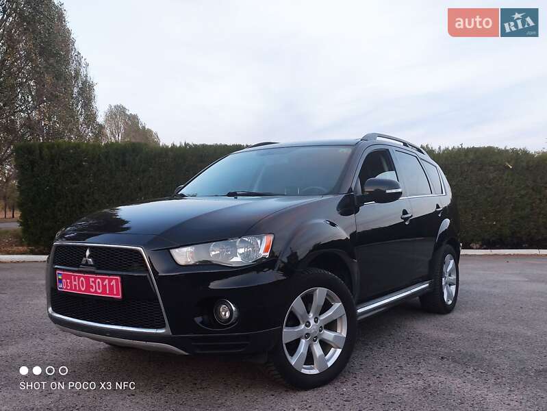 Внедорожник / Кроссовер Mitsubishi Outlander XL 2011 в Змиеве