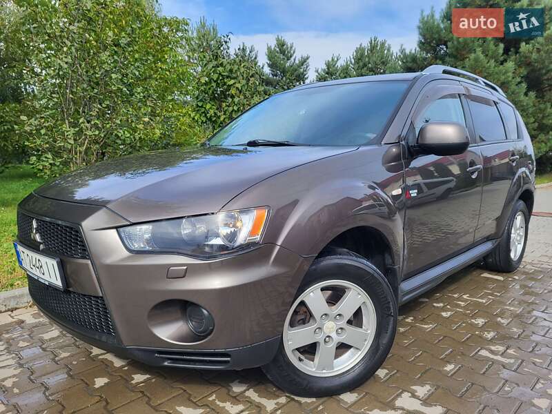Mitsubishi Outlander XL 2010