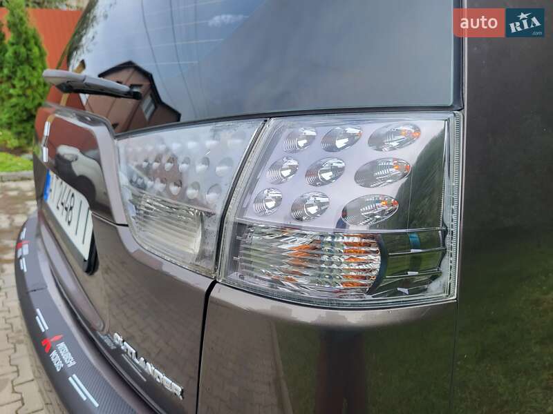 Внедорожник / Кроссовер Mitsubishi Outlander XL 2010 в Хмельницком