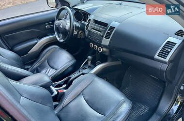 Внедорожник / Кроссовер Mitsubishi Outlander XL 2006 в 