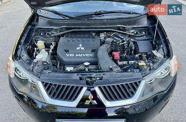 Внедорожник / Кроссовер Mitsubishi Outlander XL 2006 в 